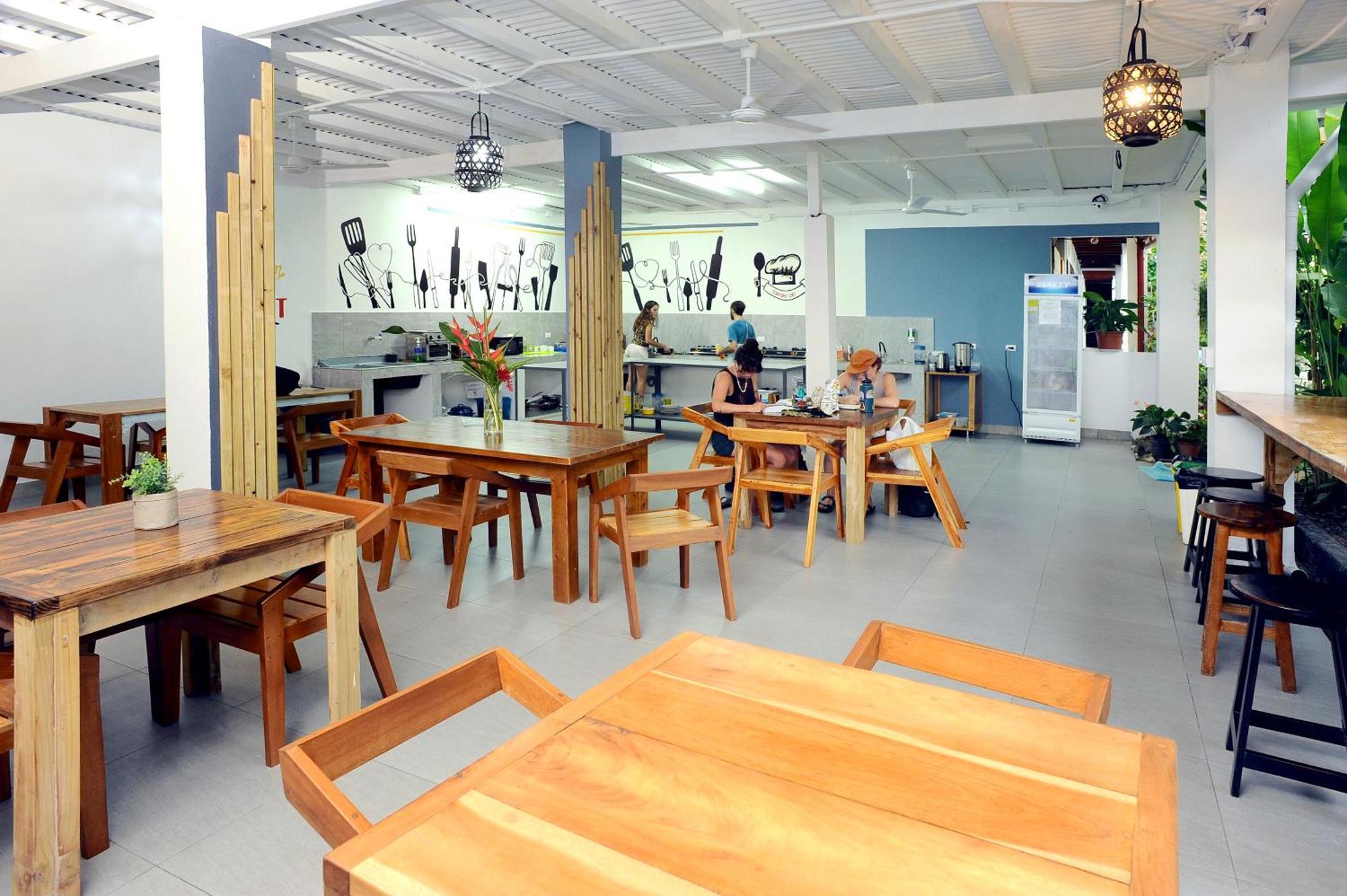 Private Fully Furnished Home At Wide Mouth Frog Hostel Кепос Екстериор снимка
