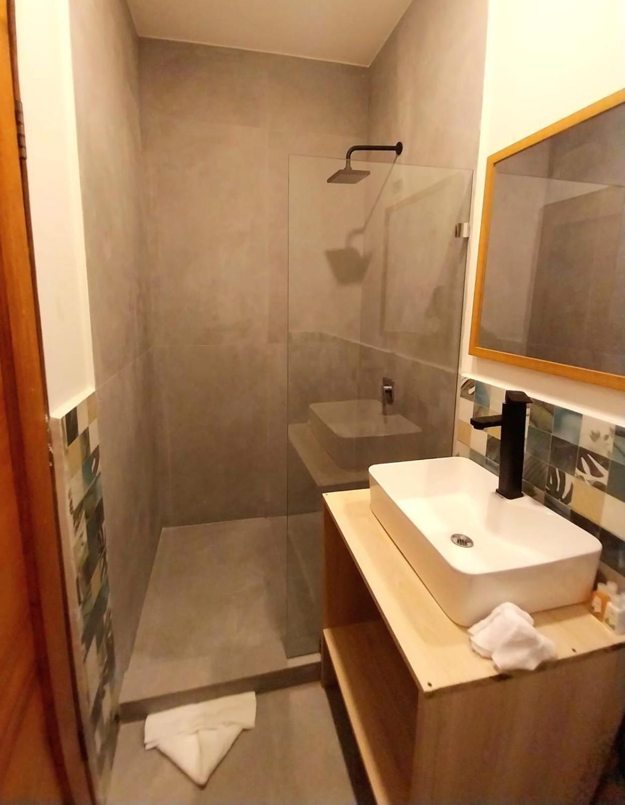 Private Fully Furnished Home At Wide Mouth Frog Hostel Кепос Екстериор снимка